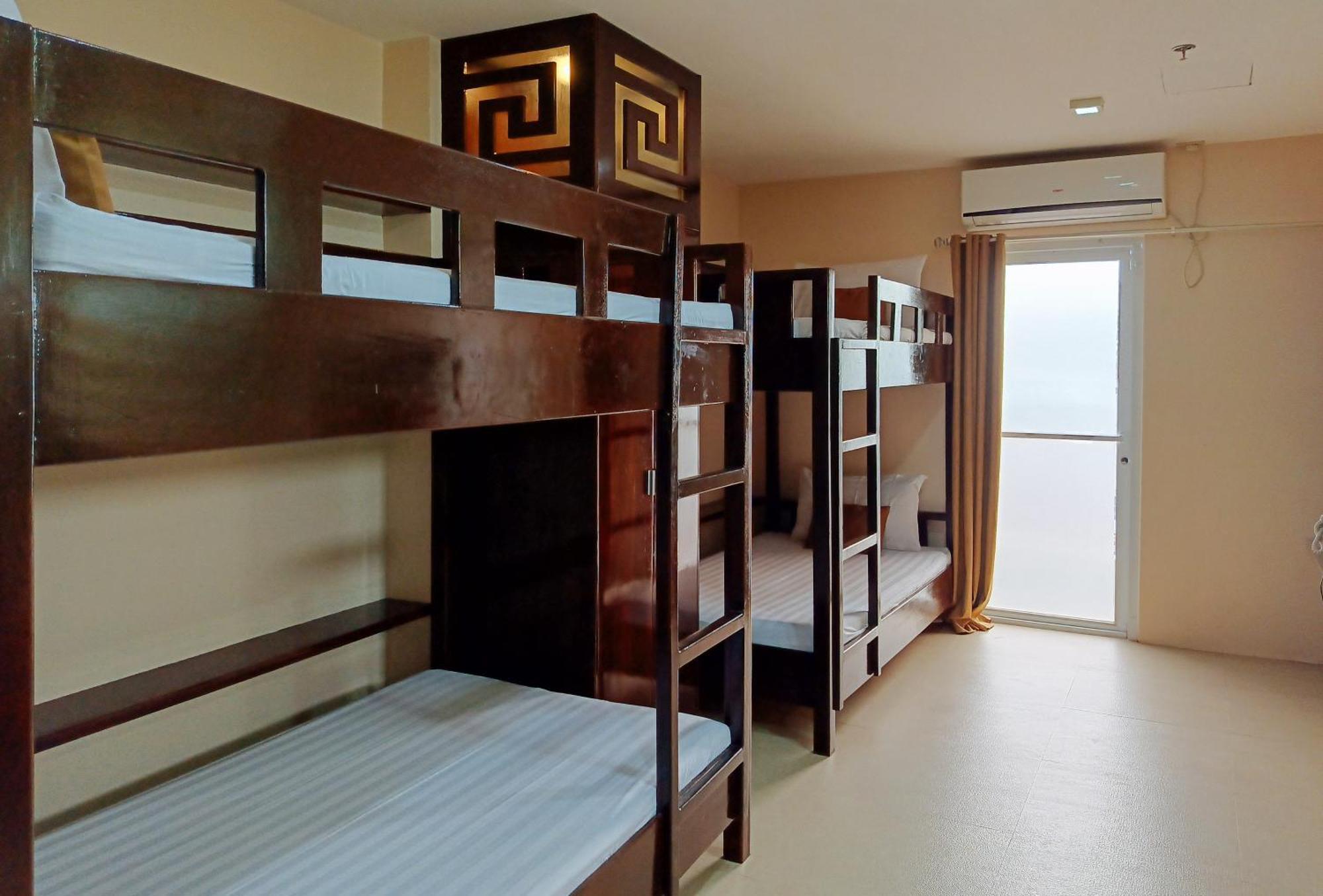 Hotel Juliana By Reddoorz Тугегарау Екстериор снимка