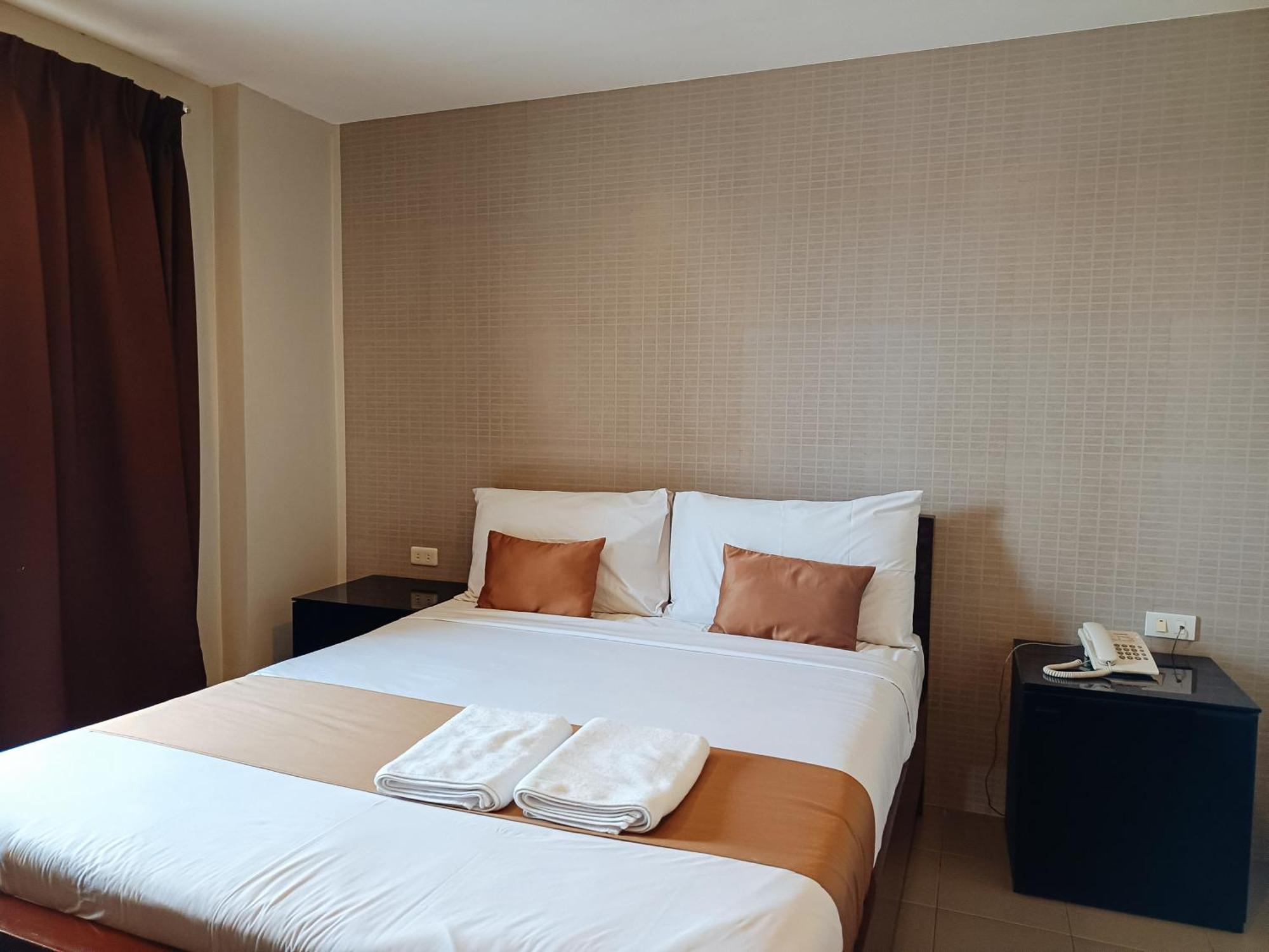 Hotel Juliana By Reddoorz Тугегарау Екстериор снимка
