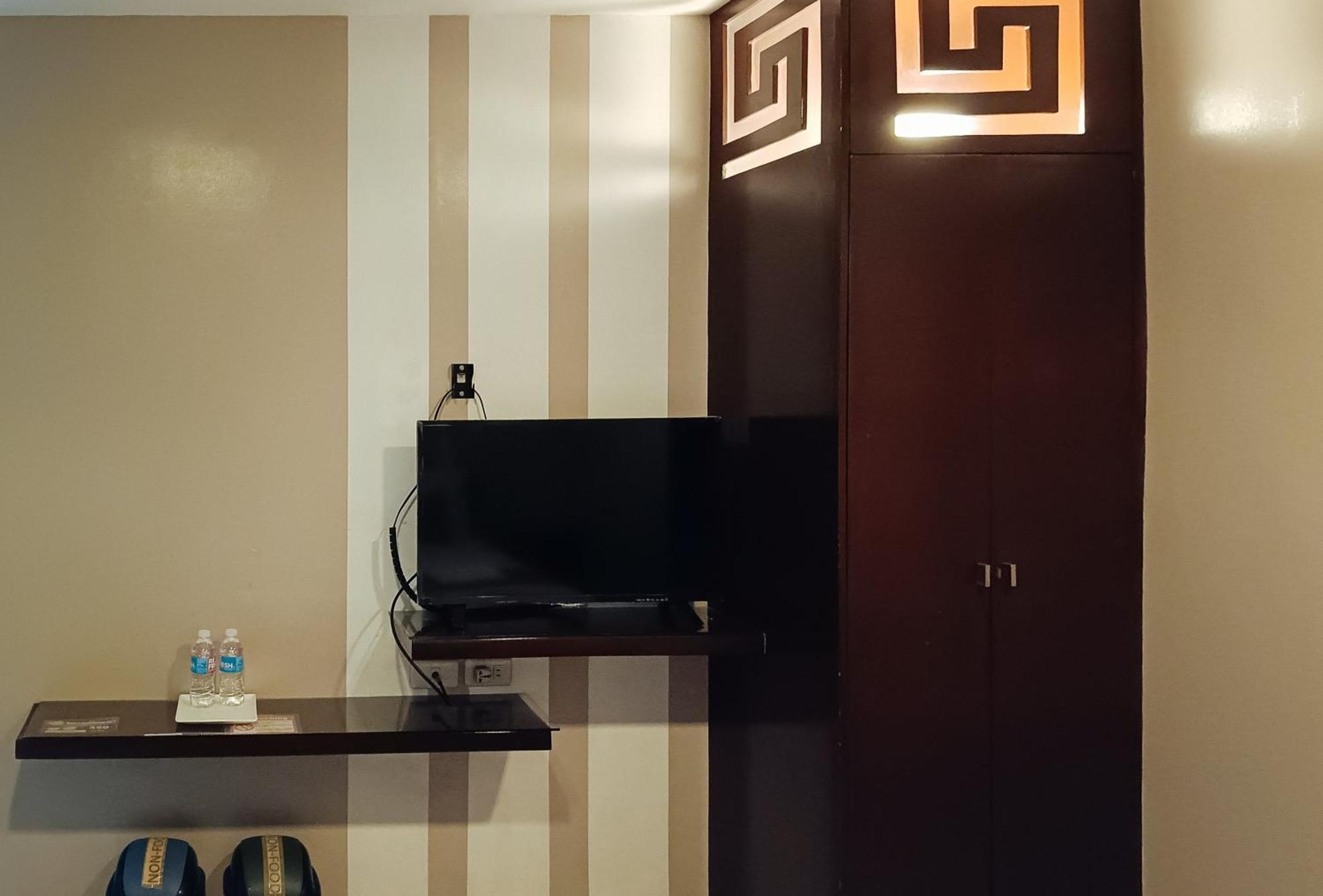 Hotel Juliana By Reddoorz Тугегарау Екстериор снимка